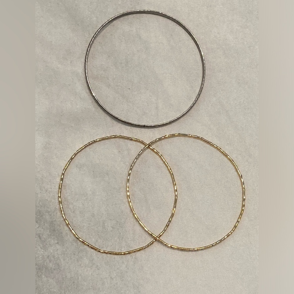 Set of 4 vintage bracelets